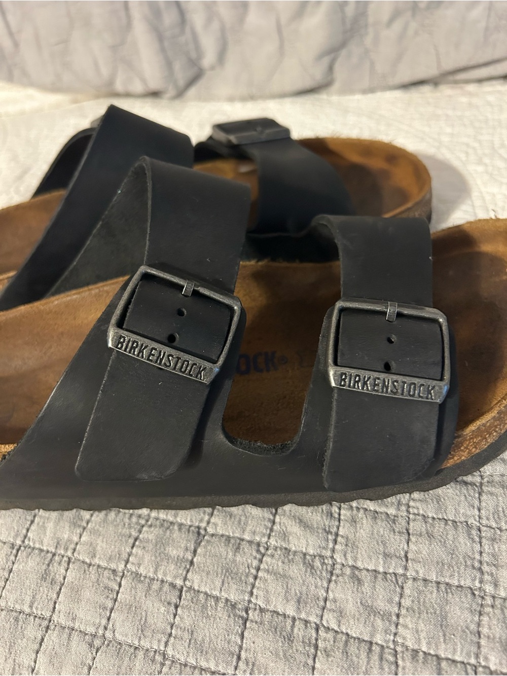 Classic Birkenstock sandals with black leather. - Picture 5 of 8